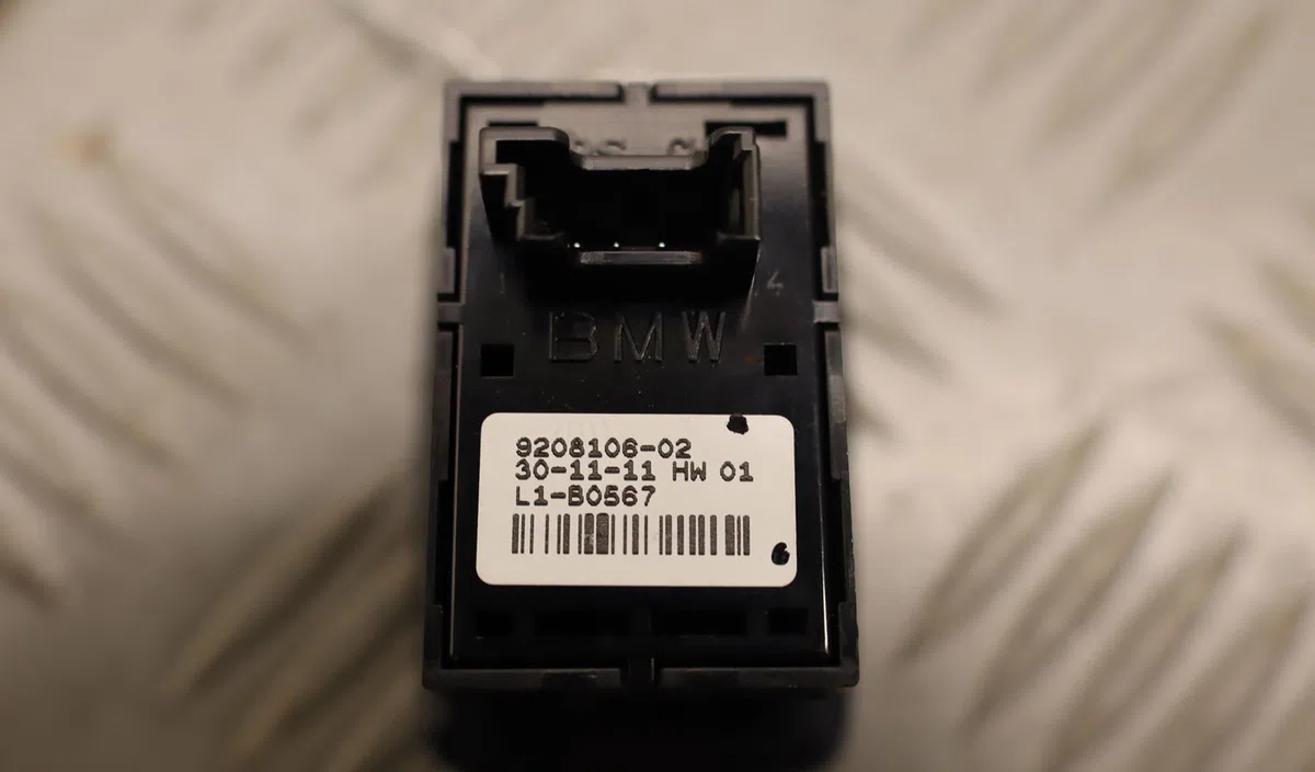 Commande leve-glace porte arrière gauche Bmw 1 (F20) 116 i (2015-2019) occasion — photo 2