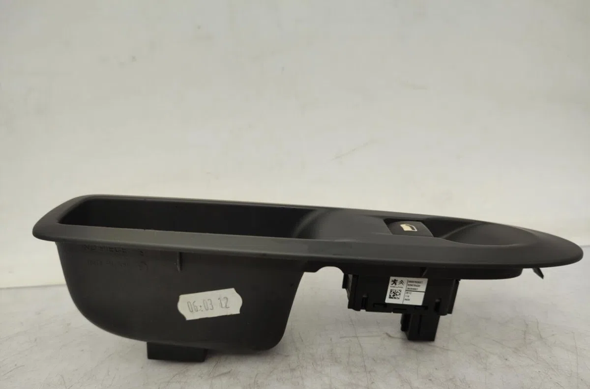 Commande leve-glace porte arrière gauche CITROEN C4 2 PHASE 1 occasion — photo 3
