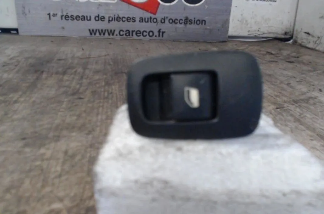 Commande leve-glace porte arrière gauche CITROEN C4 GRAND PICASSO 1 C4 GRAND PICASSO 1 occasion