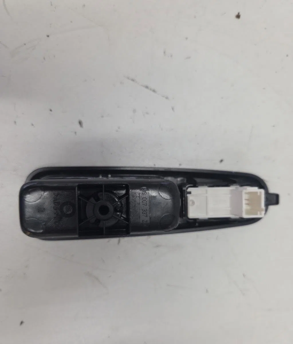 Commande leve-glace porte arrière gauche CITROEN C4 GRAND PICASSO 2 PHASE 1 occasion
