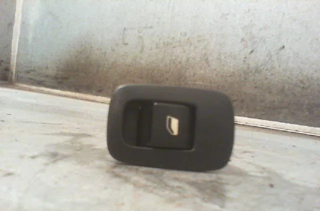 Commande leve-glace porte arrière gauche Citroën C4 GRAND PICASSO I (UA_) 2.0 hdi 138 (2006-2013) occasion — photo 3