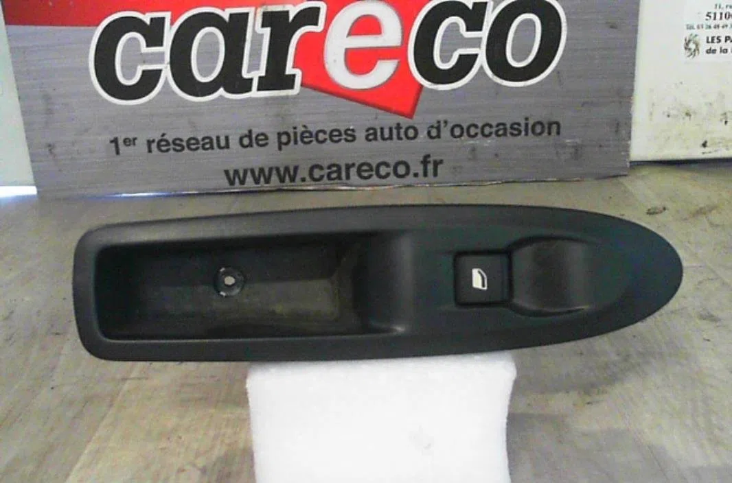 Commande leve-glace porte arrière gauche Citroen C4 II (NC_) 1.6 hdi 115 (2012) occasion — photo 2
