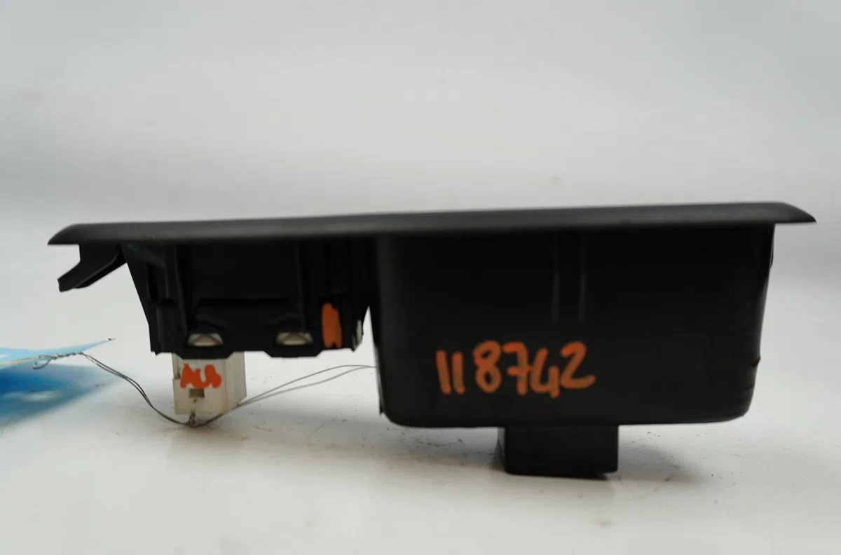 Commande leve-glace porte arrière gauche Citroen C4 PICASSO II 1.6 hdi - bluehdi 115 (2013) 5 portes occasion — photo 2