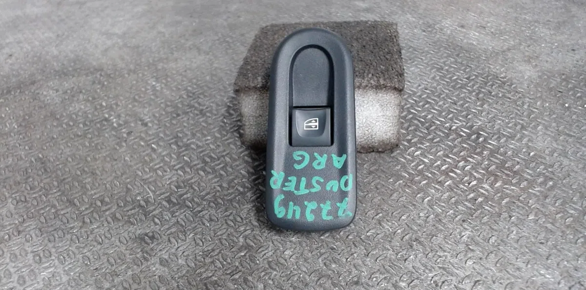 Commande leve-glace porte arrière gauche Dacia DUSTER (HS_) 1.5 dci (2010-2018) occasion — photo 2