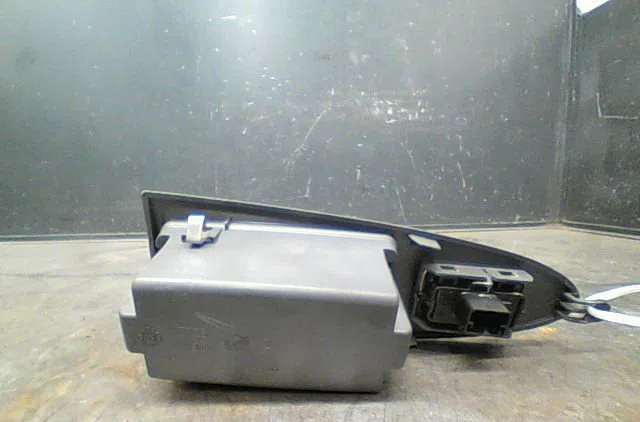 Commande leve-glace porte arrière gauche Fiat CROMA (194_) 1.9 d multijet (194axc1b, 194axc12) (2005-2011) occasion — photo 2