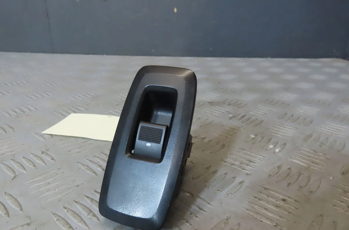 Commande leve-glace porte arrière gauche FORD RANGER 2016 occasion — photo 4