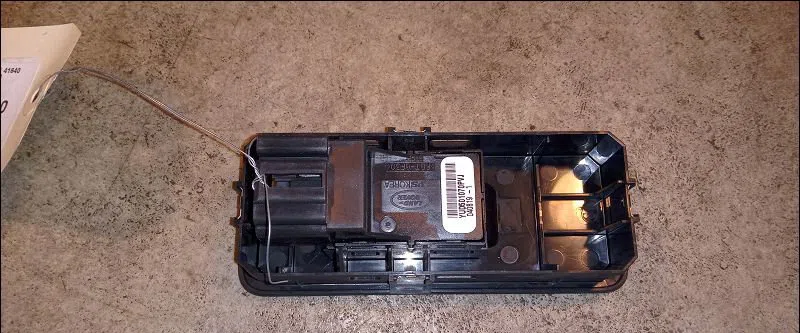 Commande leve-glace porte arrière gauche Land rover DISCOVERY III (L319) 2.7 td 4x4 (2004-2009) occasion — photo 2