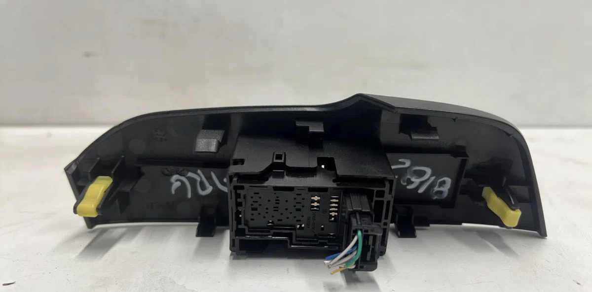 Commande leve-glace porte arrière gauche LEXUS NX 1 PHASE 1 occasion — photo 3