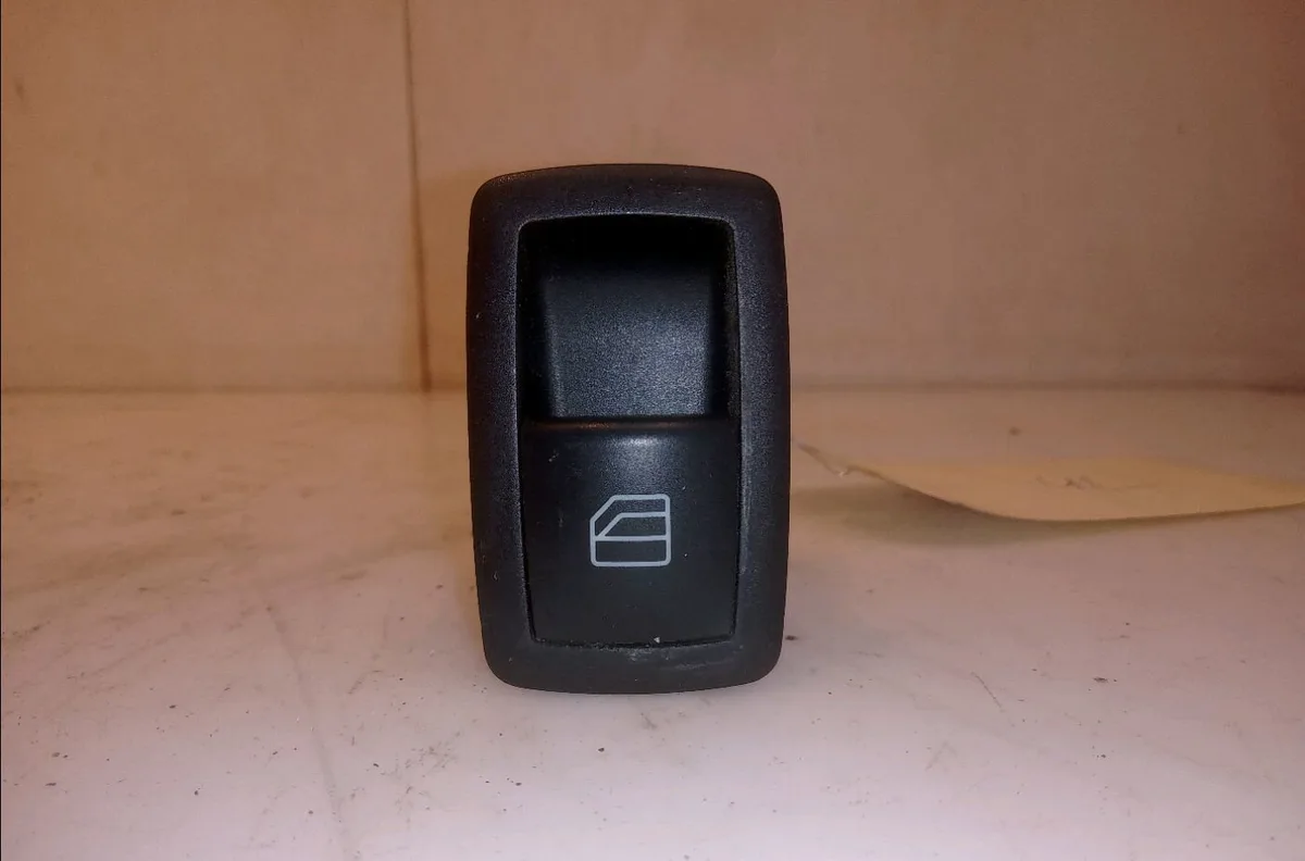 Commande leve-glace porte arrière gauche Mercedes-benz CLASSE A (W169) A 180 cdi (169.007, 169.307) (2004-2012) 5 portes occasion