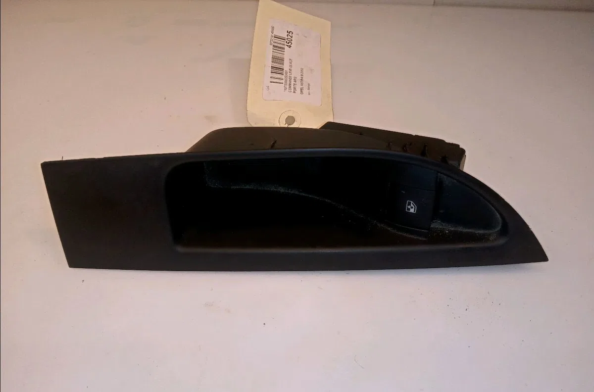 Commande leve-glace porte arrière gauche Opel ASTRA J (P10) 1.4 turbo (68) (2010-2015) occasion