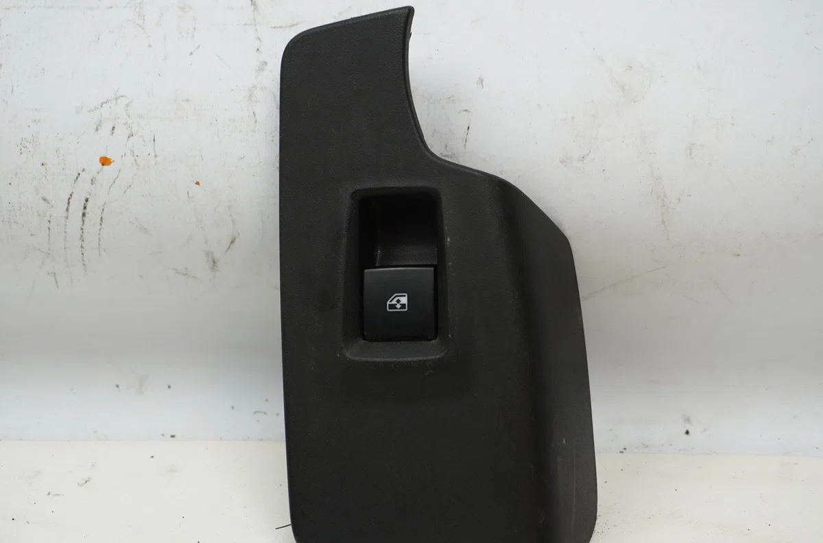 Commande leve-glace porte arrière gauche Opel MERIVA B Monospace (S10) 1.7 cdti (75) (2010-2017) occasion — photo 3
