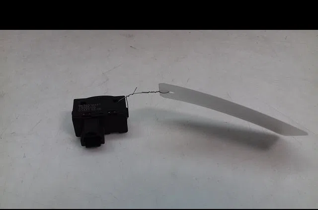 Commande leve-glace porte arrière gauche Peugeot 307 (3A-C) 1.6 16v (2000-2007) 5 portes occasion — photo 3