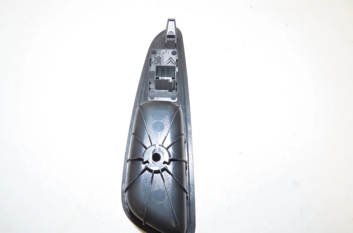 Commande leve-glace porte arrière gauche Peugeot 308 SW I (4E_, 4H_) 2.0 hdi (2007-2012) occasion — photo 2