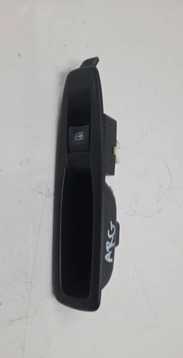 Commande leve-glace porte arrière gauche RENAULT CLIO 4 PHASE 1 occasion — photo 2