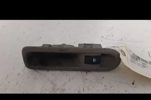 Commande leve-glace porte arrière gauche Renault CLIO III (BR0-1, CR0-1) 1.4 16v (2005-2012) occasion