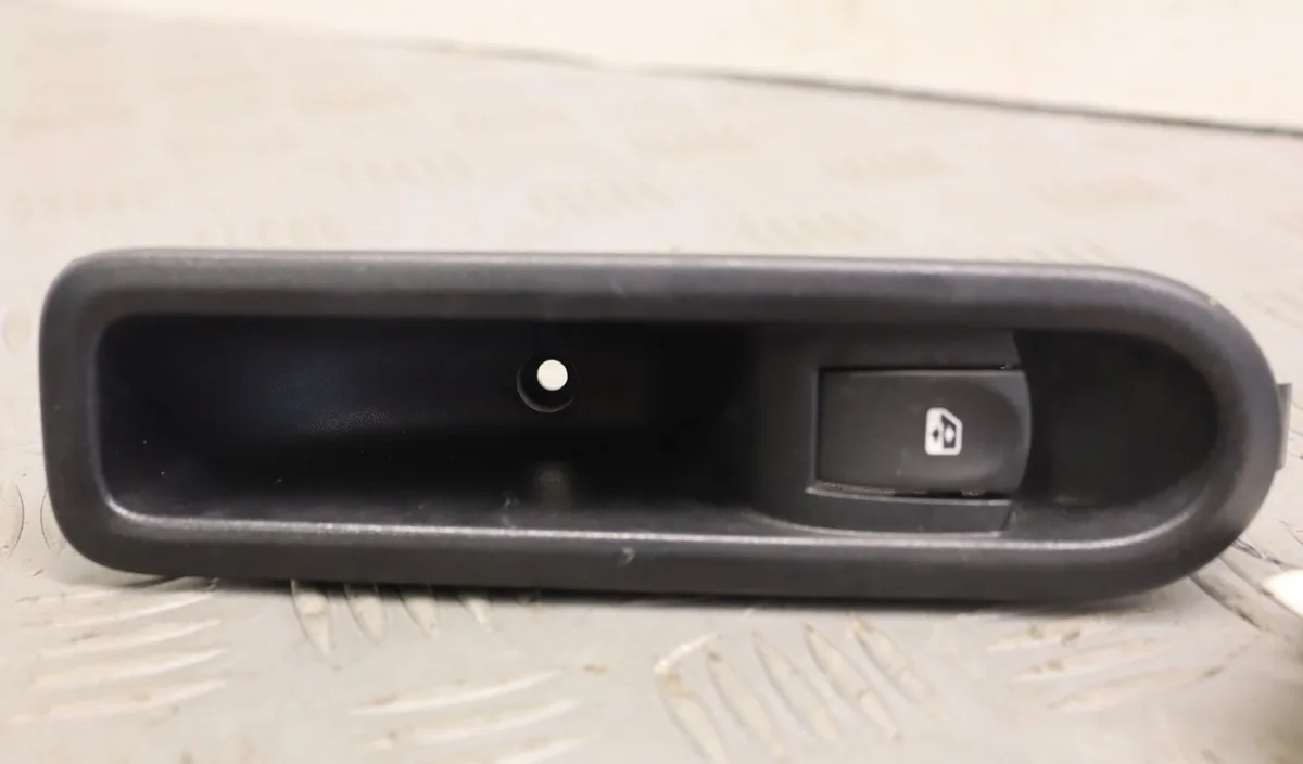 Commande leve-glace porte arrière gauche Renault CLIO III (BR0-1, CR0-1) 1.5 dci (br0h, cr0h, cr1s, br1s) (2005-2014) 3