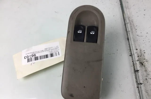 Commande leve-glace porte arrière gauche Renault CLIO III (BR0-1, CR0-1) 1.5 dci (br17, cr17) (2005-2012) 5 portes occasion