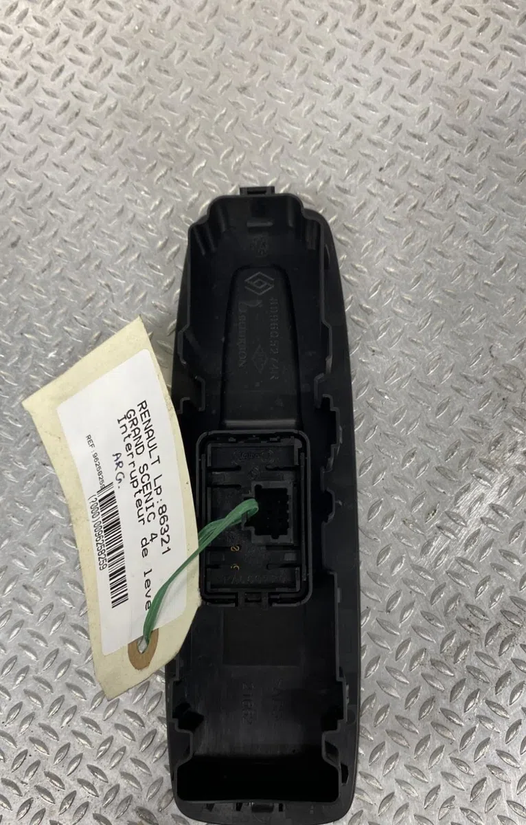 Commande leve-glace porte arrière gauche RENAULT GRAND SCENIC 4  GRAND SCENIC 4 occasion — photo 2