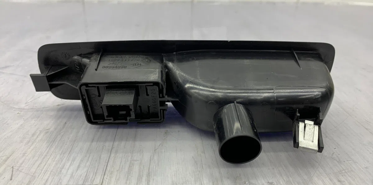 Commande leve-glace porte arrière gauche RENAULT MEGANE 3 PHASE 2 occasion — photo 4