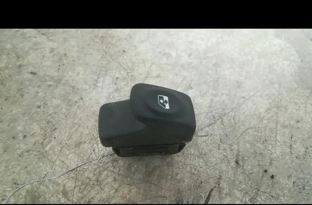 Commande leve-glace porte arrière gauche Renault MEGANE I Break (KA0-1_) 1.6 16v (ka0b, ka04, ka11) (1999-2003) occasion