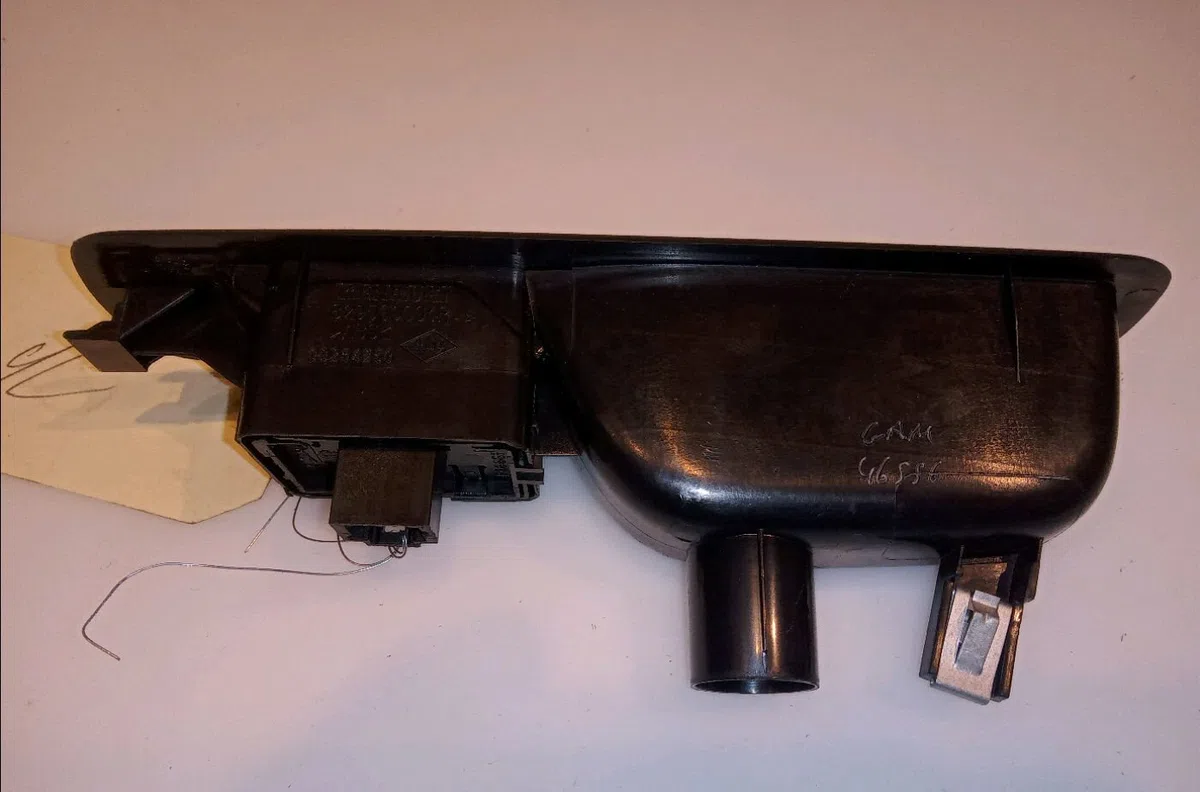 Commande leve-glace porte arrière gauche Renault MEGANE III 3-5 portes (BZ0-1_, B3_) 1.5 dci (bz09, bz0d, bz1w, bz29, bz14) (2009) 5 portes occasion — photo 2