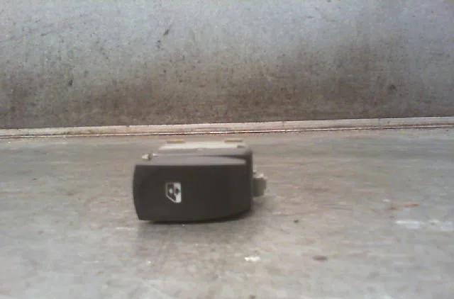 Commande leve-glace porte arrière gauche RENAULT MODUS Phase 1 09-2004--12-2007 occasion — photo 3