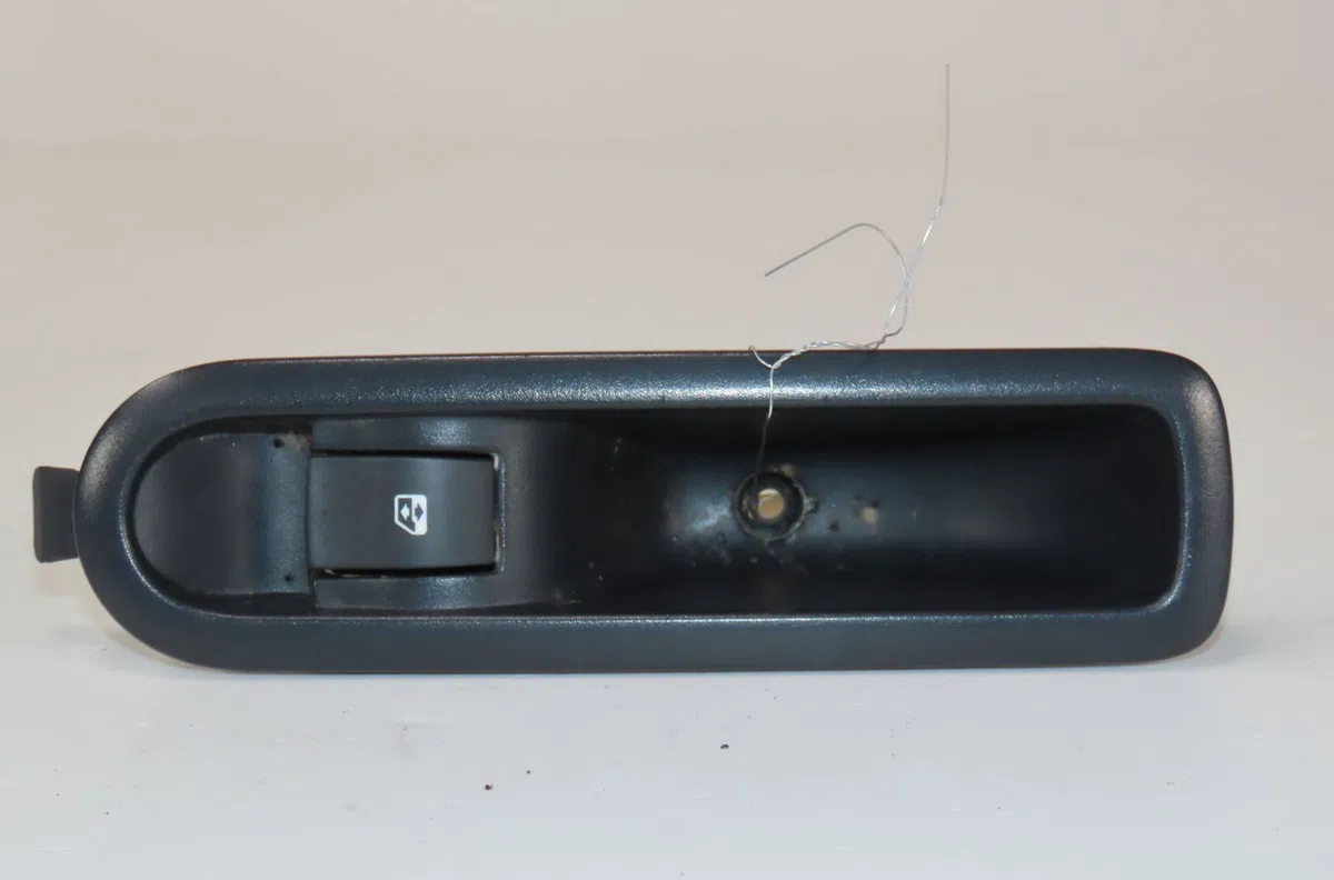 Commande leve-glace porte arrière gauche Renault SCÉNIC II (JM0-1_) 1.5 dci (jm1e, jm16) (2005-2008) 5 portes occasion