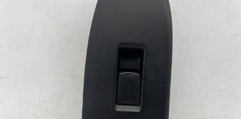 Commande leve-glace porte arrière gauche SUZUKI GRAND VITARA 2 PHASE 1 occasion — photo 4