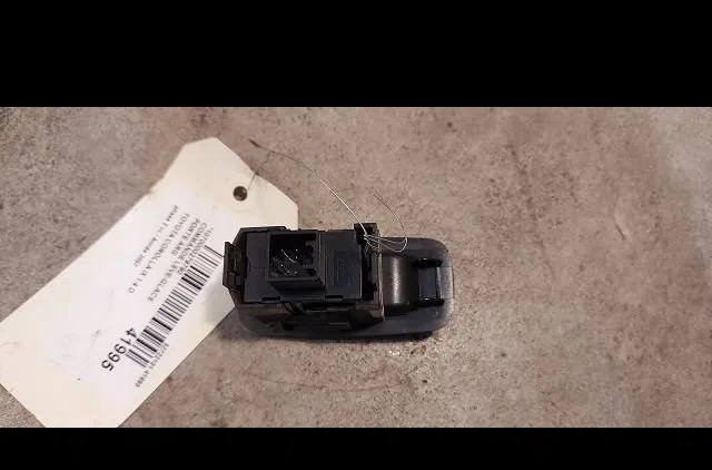 Commande leve-glace porte arrière gauche Toyota COROLLA (_E12_) 1.4 d (nde120_) (2004-2007) 5 portes occasion — photo 2