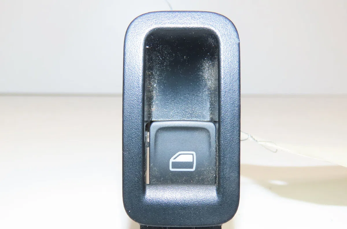 Commande leve-glace porte arrière gauche Volkswagen POLO V (6R1, 6C1) 1.0 (2014) occasion