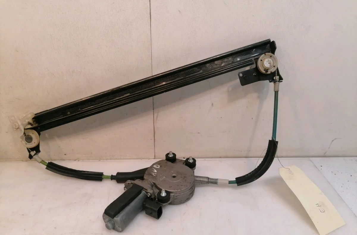 Commande lève-glace porte avant droite Alfa romeo 147 (937_) 1.9 jtdm 16v (937.axn1b, 937.axz1b) (2008-2010) occasion — photo 4