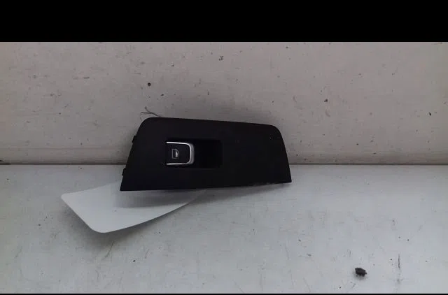 Commande lève-glace porte avant droite Audi A1 (8X1, 8XK) 1.6 tdi (2011-2015) occasion — photo 3