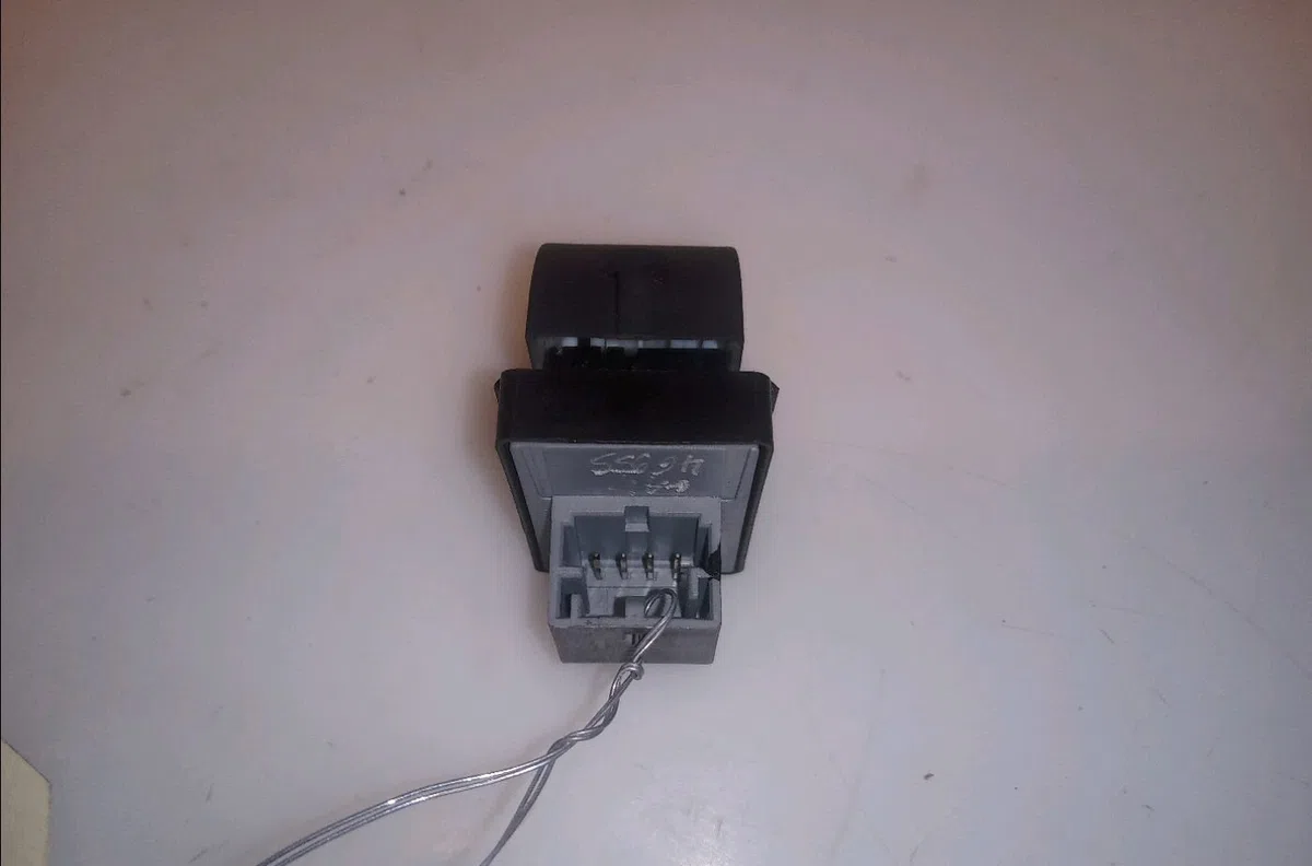 Commande lève-glace porte avant droite Audi A4 B7 (8EC) 1.9 tdi (2004-2008) 4 portes occasion