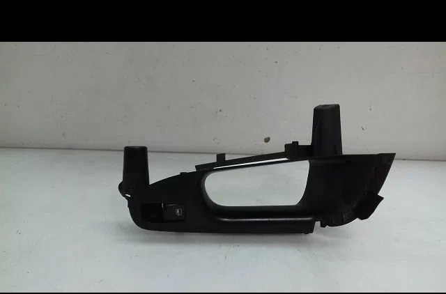 Commande lève-glace porte avant droite Audi A4 B8 Avant (8K5) 3.0 tdi quattro (2011-2015) occasion — photo 3