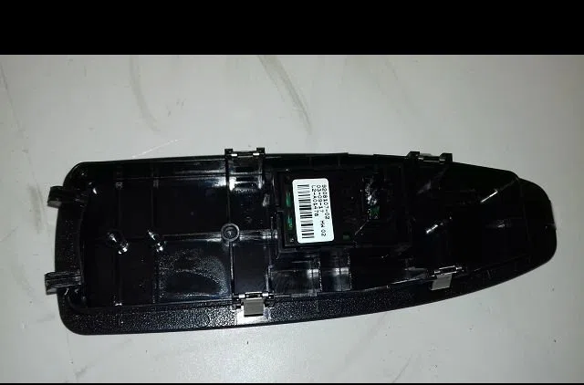 Commande lève-glace porte avant droite Bmw 1 (F20) 118 i (2011-2015) occasion — photo 2
