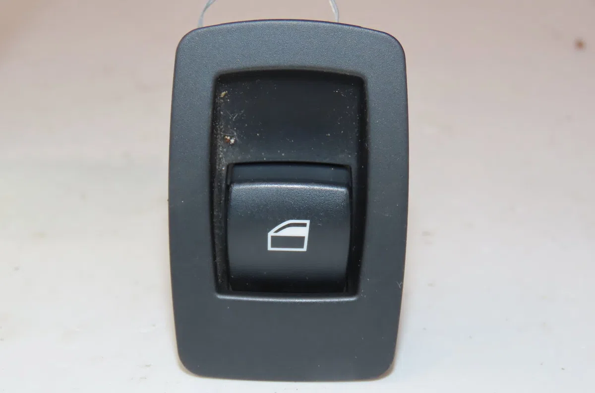 Commande lève-glace porte avant droite Bmw 3 (E90) 320 d (2004-2011) occasion