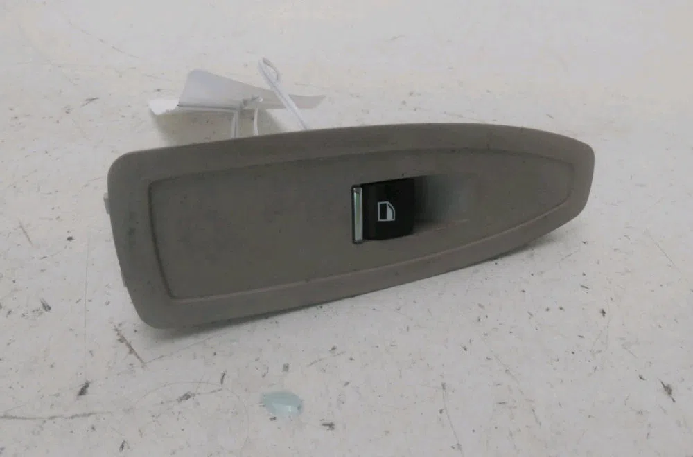 Commande lève-glace porte avant droite Bmw 3 Touring (F31) 316 d (2012-2019) occasion — photo 2