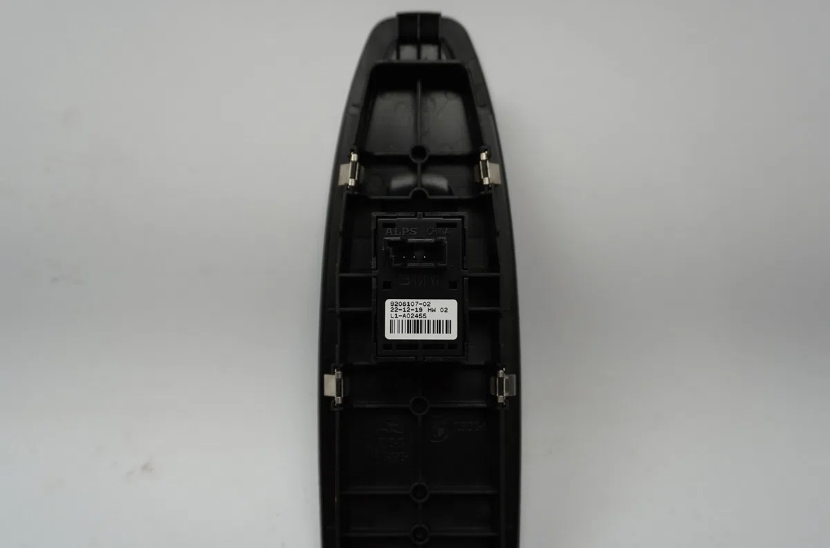 Commande lève-glace porte avant droite Bmw X1 (F48) Sdrive 16 d (2014) occasion — photo 2