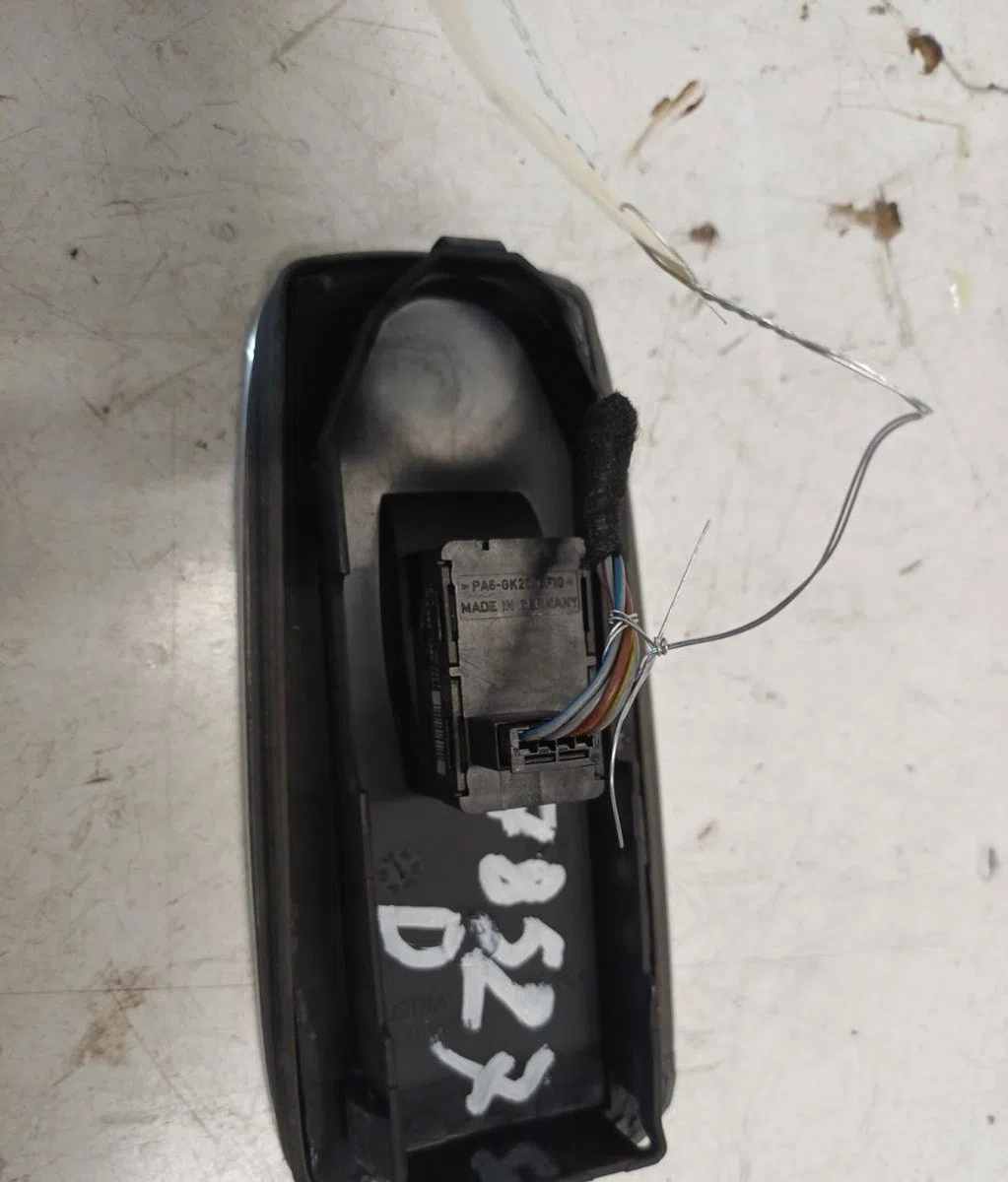 Commande lève-glace porte avant droite BMW X3 E83 PHASE 2 occasion — photo 4