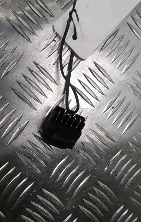 Commande lève-glace porte avant droite Citroen BERLINGO - BERLINGO FIRST Monospace (MF_, GJK_, GFK_) 1.6 16v (mfnfu) (2000-2011) occasion — photo 2
