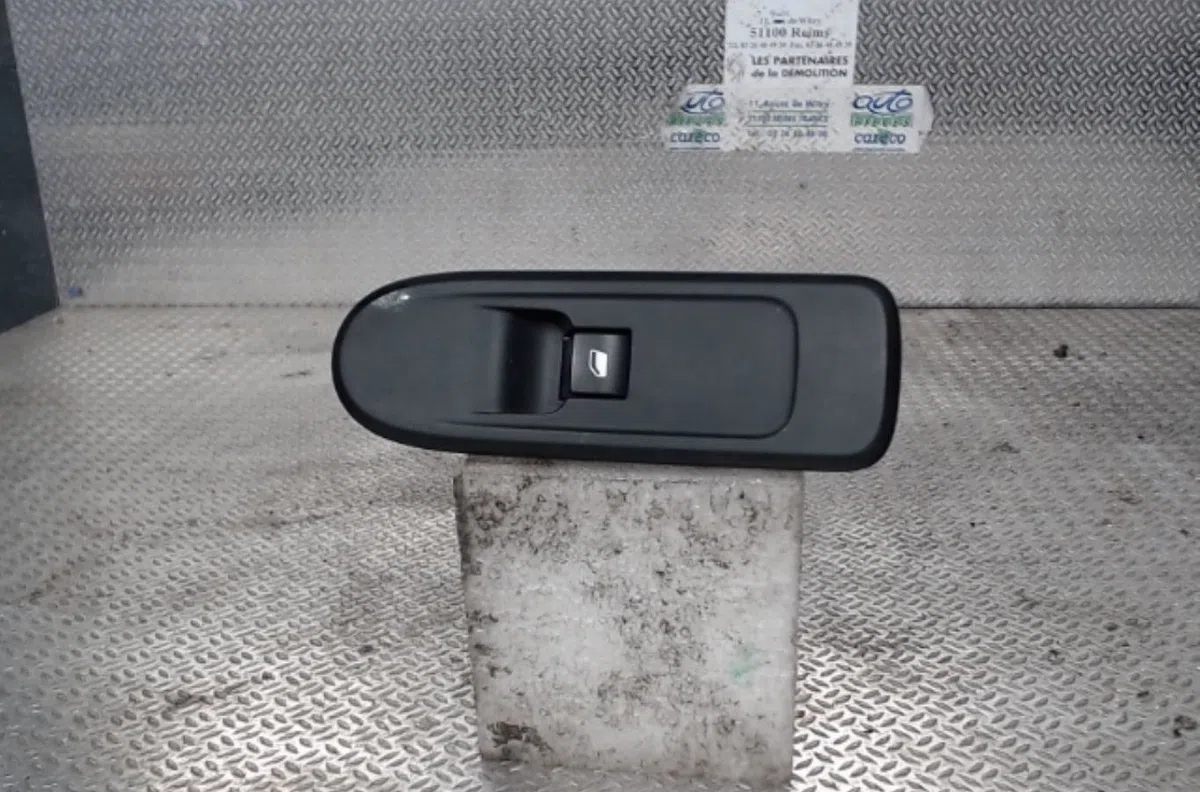Commande lève-glace porte avant droite CITROEN C3 2  C3 2 PHASE 1 occasion — photo 2