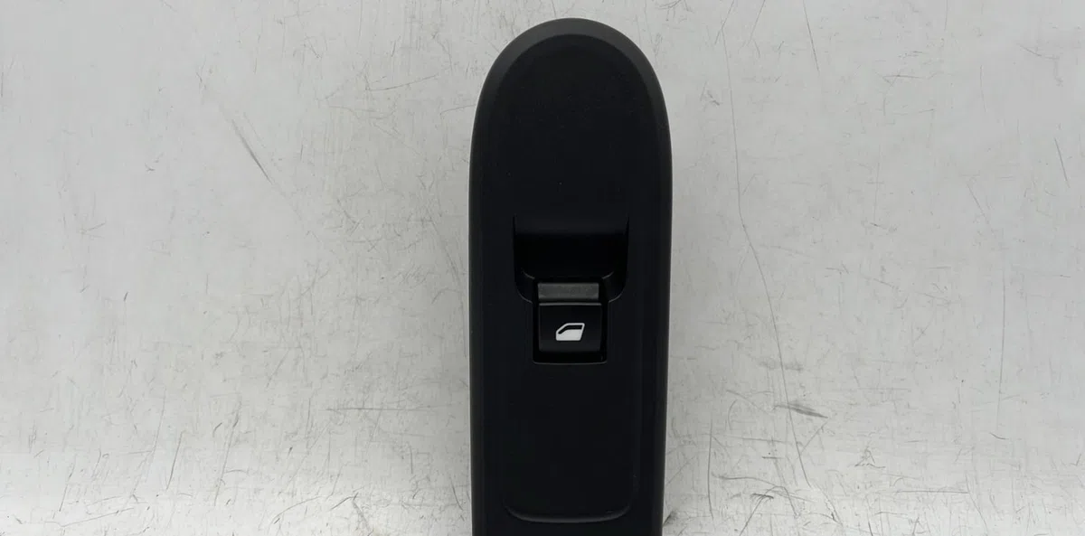 Commande lève-glace porte avant droite CITROEN C3 2 PHASE 2 occasion — photo 2