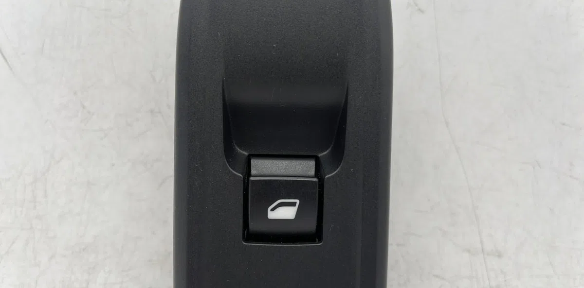 Commande lève-glace porte avant droite CITROEN C3 2 PHASE 2 occasion — photo 4