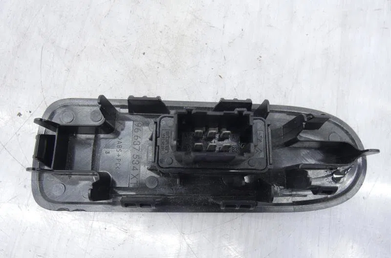 Commande lève-glace porte avant droite CITROEN C3 2 PHASE 2 occasion
