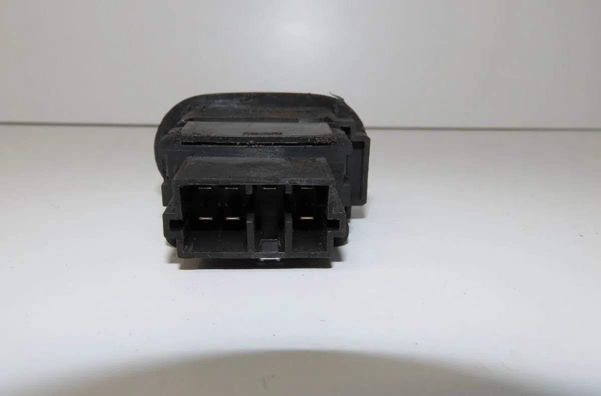 Commande lève-glace porte avant droite Citroen C3 I (FC_, FN_) 1.4 hdi (2003-2011) 5 portes occasion — photo 2