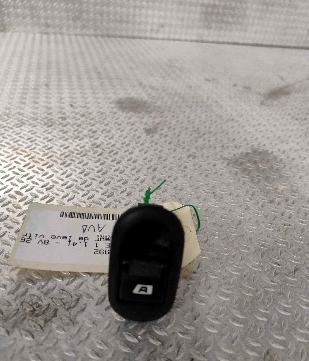 Commande lève-glace porte avant droite Citroen C3 I (FC_, FN_) 1.4 i (2002-2010) 5 portes occasion