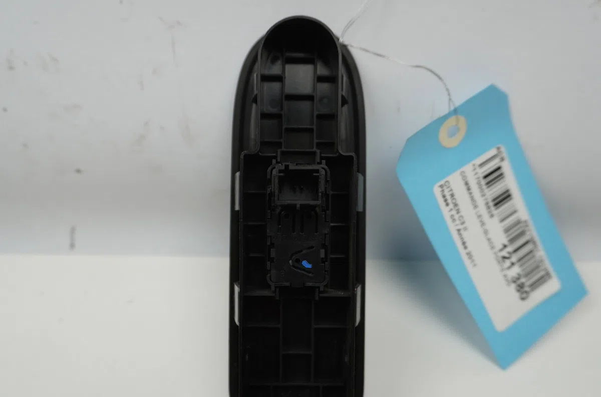 Commande lève-glace porte avant droite Citroen C3 II (SC_) 1.4 hdi 70 (sc8hzc, sc8hr0, sc8hp4) (2009) 5 portes occasion — photo 2