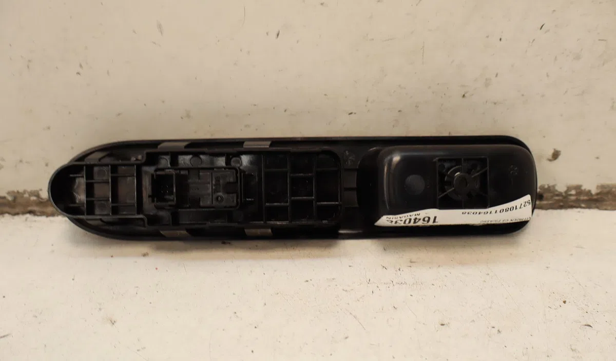 Commande lève-glace porte avant droite Citroën C3 PICASSO (SH_) 1.2 thp 110 (2015) 5 portes occasion — photo 2