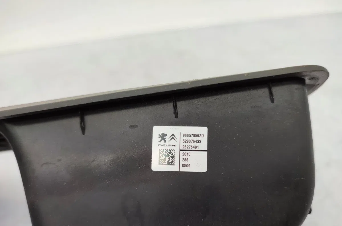 Commande lève-glace porte avant droite CITROEN C4 2 PHASE 1 occasion — photo 3