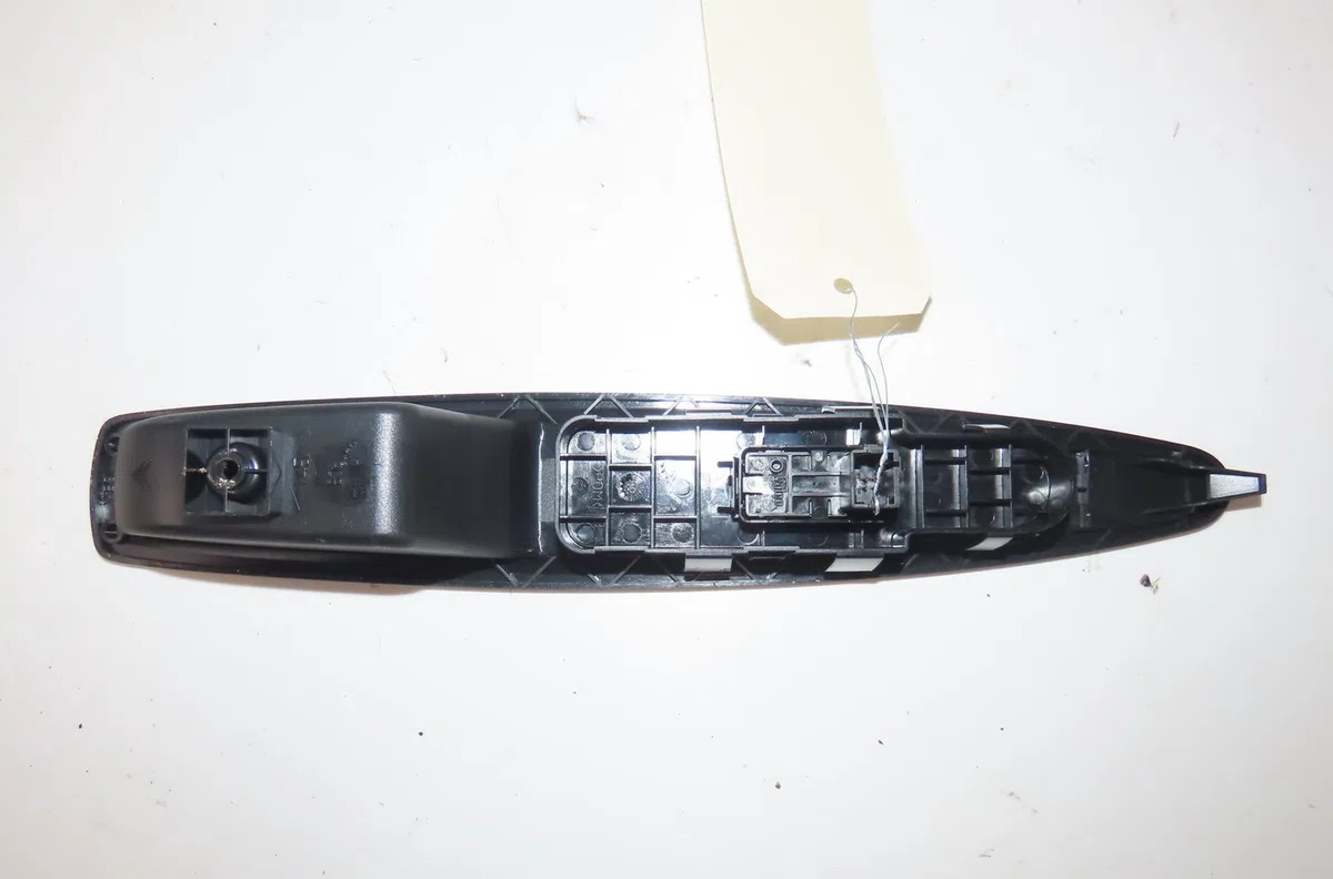 Commande lève-glace porte avant droite Citroen C4 I (LC_) 1.6 hdi (2004-2011) 5 portes occasion — photo 2